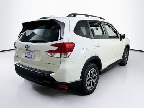 Used 2023 Subaru Forester Premium AWD/4WD image 5