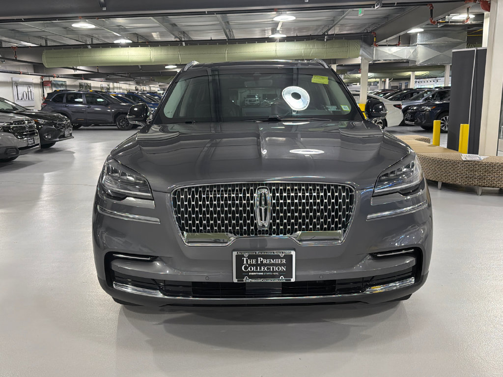 Used 2023 Lincoln Aviator Reserve w/ Elements Package Plus AWD/4WD image 2