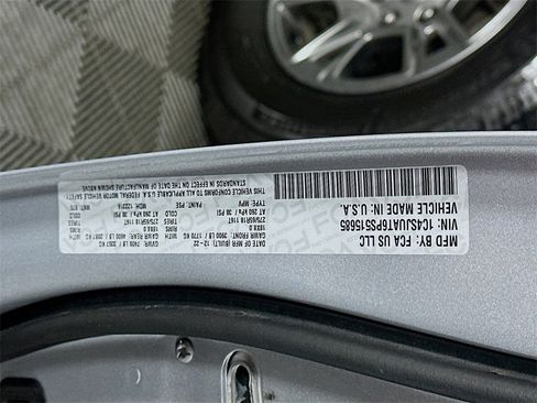 Used 2023 Jeep Wagoneer 2WD image 35