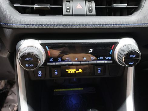 Used 2021 Toyota RAV4 XSE AWD/4WD image 28