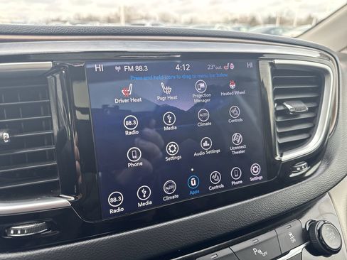 Used 2018 Chrysler Pacifica Touring-L Plus image 14