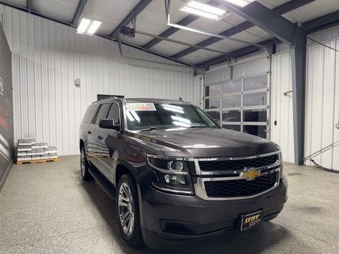 Used 2017 Chevrolet Suburban LT AWD/4WD image 31
