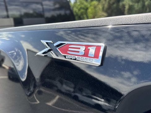 New 2025 GMC Sierra 2500 SLE w/ SLE Value Package; image 29