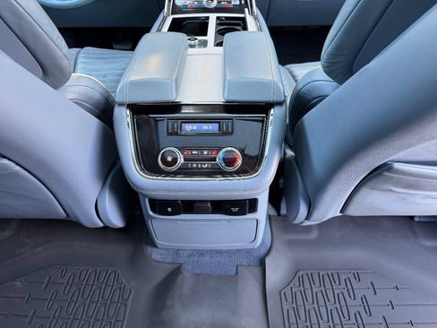 Used 2020 Lincoln Navigator Black Label w/ Cargo Convenience Package AWD/4WD image 16