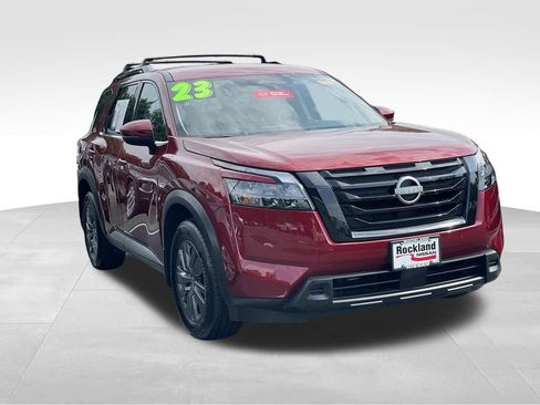 Certified 2024 Nissan Pathfinder SV w/ Black Appearance Package AWD/4WD image 3