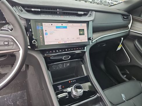 New 2026 Jeep Grand Cherokee L Limited AWD/4WD image 30