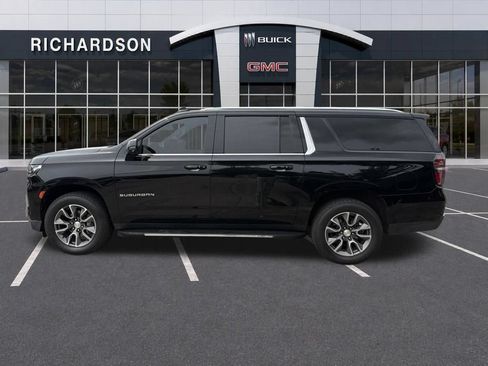 Used 2022 Chevrolet Suburban LT w/ Luxury Package AWD/4WD image 16