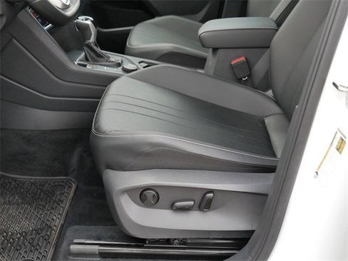 Certified 2023 Volkswagen Tiguan SE R-Line image 14