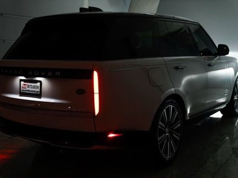 Used 2023 Land Rover Range Rover Autobiography image 42