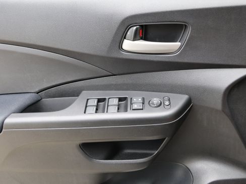 Used 2015 Honda CR-V LX image 12