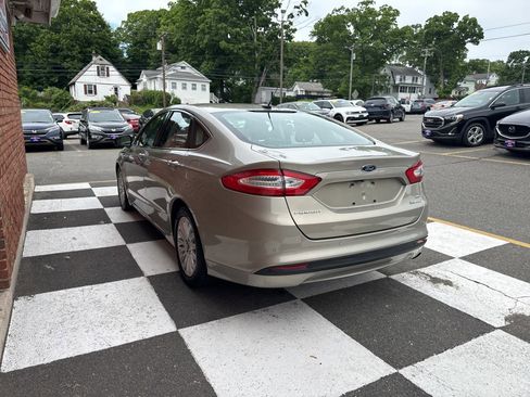 Used 2015 Ford Fusion SE w/ Equipment Group 502A FWD image 3