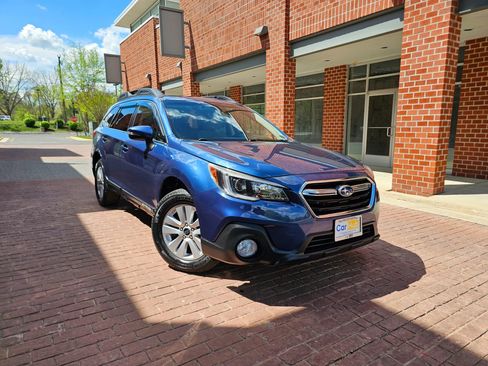 Used 2019 Subaru Outback 2.5i Premium AWD/4WD image 2