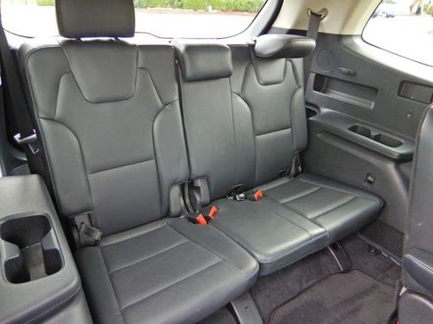 Used 2025 Kia Telluride S image 18