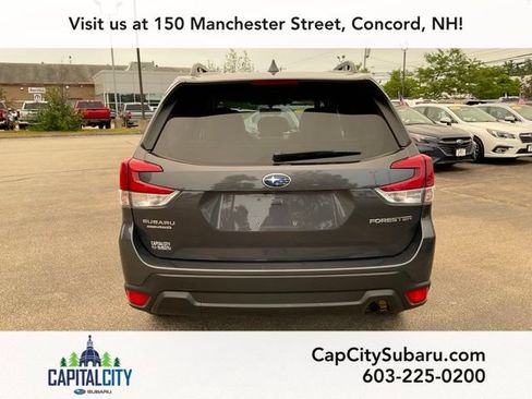 Used 2023 Subaru Forester Premium AWD/4WD image 5