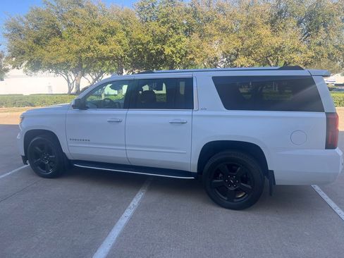 Used 2016 Chevrolet Suburban LTZ image 6