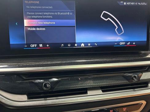 Used 2026 BMW X7 xDrive40i w/ M Sport Package image 32