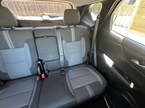 Used 2025 Chevrolet Blazer LT FWD image 33