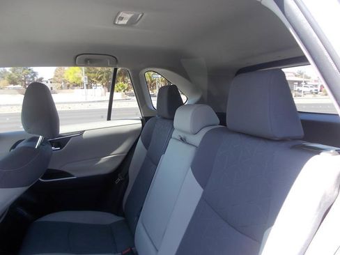 Used 2020 Toyota RAV4 XLE FWD image 28