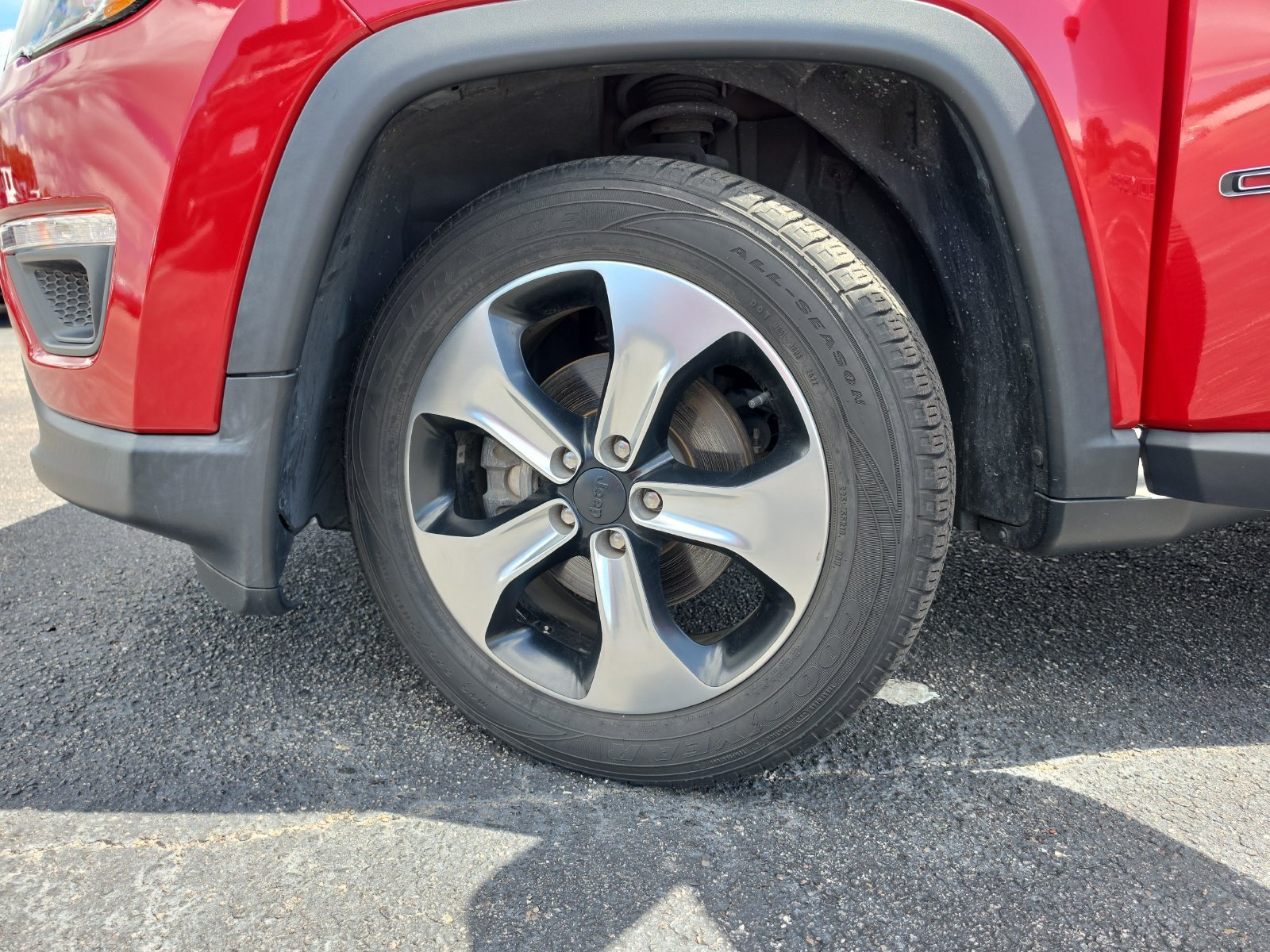 Used 2018 Jeep Compass Latitude w/ Popular Equipment Group FWD image 27