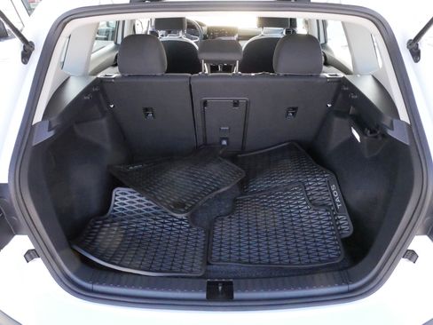 Certified 2025 Volkswagen Taos S image 15