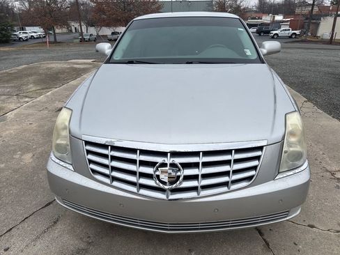 Used 2007 Cadillac DTS Luxury I w/ Trunk Convenience Package image 2