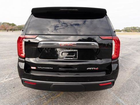 Used 2023 GMC Yukon AT4 w/ Technology Package image 4