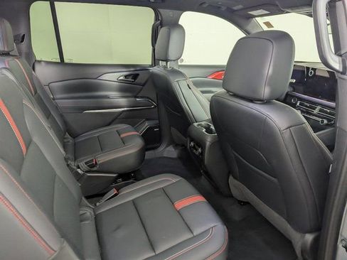 Used 2024 Chevrolet Traverse RS AWD/4WD image 21