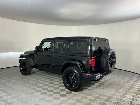 Certified 2025 Jeep Wrangler Unlimited Sahara w/ Safety Group image 9