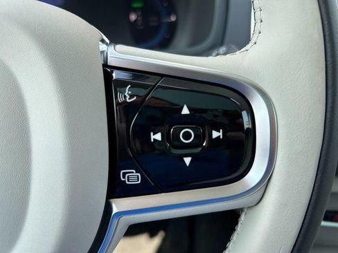 New 2025 Volvo XC90 T8 Plus w/ Protection Package Premier AWD/4WD image 28
