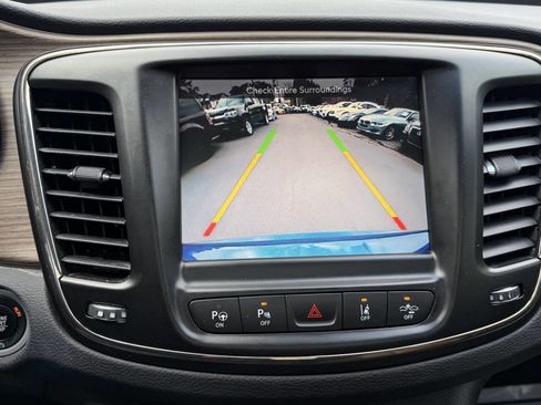 Used 2017 Chrysler 200 C w/ Premium Group image 14