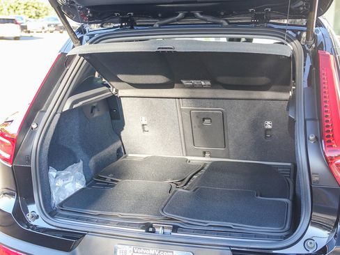 Certified 2025 Volvo XC40 B5 Core w/ Protection Package Premier image 24