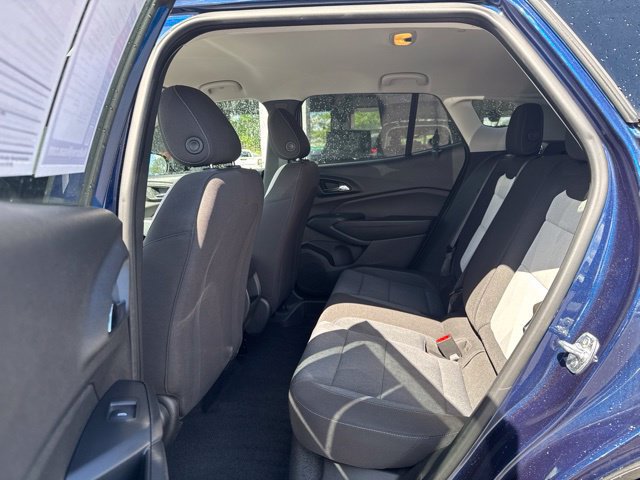 Used 2024 Chevrolet Trax LS w/ LS Convenience Package FWD image 18