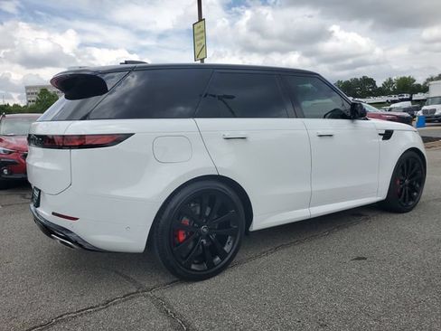 Used 2025 Land Rover Range Rover Sport Dynamic SE AWD/4WD image 6