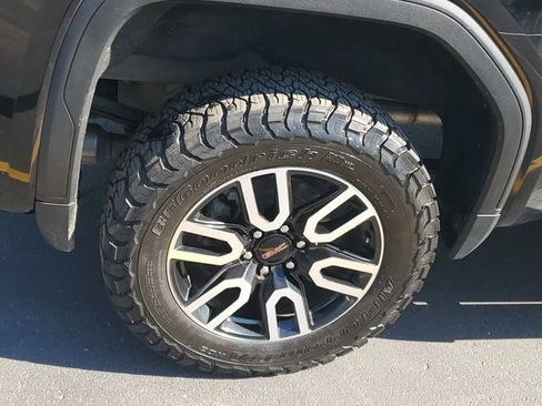 Certified 2023 GMC Sierra 1500 AT4 w/ AT4 Preferred Package AWD/4WD image 5