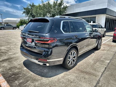Used 2024 BMW X7 xDrive40i w/ Premium Package AWD/4WD image 11