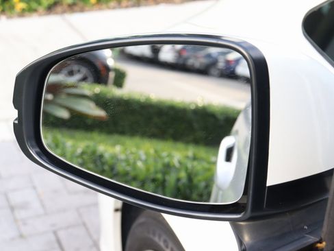 Used 2020 Honda Fit EX image 9