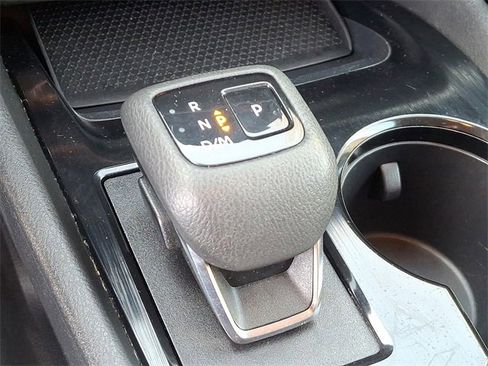 Used 2023 Nissan Rogue SV image 14