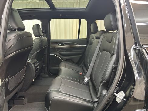 New 2026 Jeep Grand Cherokee Limited image 15