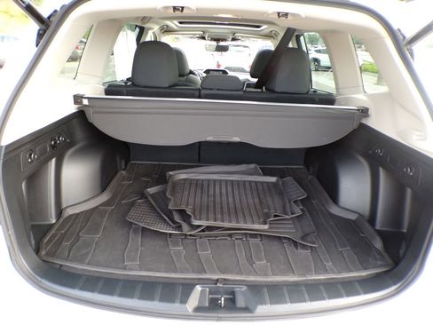 Used 2023 Subaru Forester Premium AWD/4WD image 20