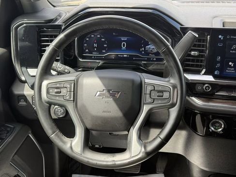 Used 2023 Chevrolet Silverado 1500 RST AWD/4WD image 16