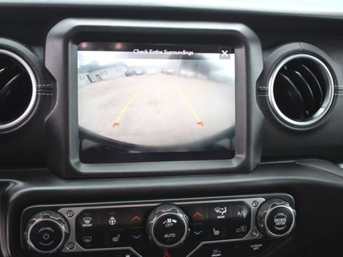 Used 2022 Jeep Wrangler Unlimited Sahara w/ Cold Weather Group AWD/4WD image 21