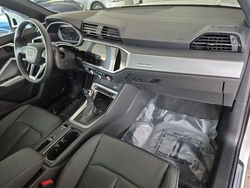 Certified 2025 Audi Q3 2.0T Premium w/ Convenience Package AWD/4WD image 19