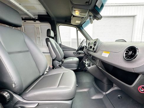New 2025 Mercedes-Benz Sprinter 2500 image 21