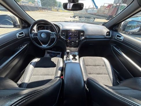 Used 2019 Jeep Grand Cherokee Altitude AWD/4WD image 21