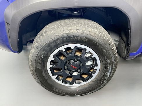 Used 2024 Toyota Tacoma TRD Off-Road image 13
