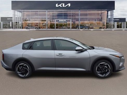 New 2026 Kia K4 EX image 2