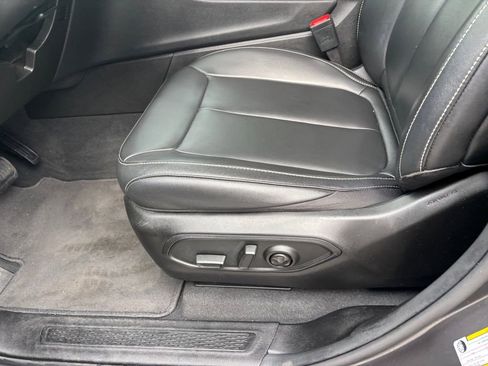 Used 2024 Jeep Grand Cherokee L Limited image 23