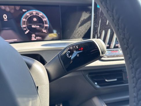 New 2026 Volkswagen Tiguan SE R-Line image 36