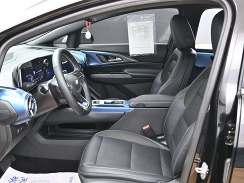 Used 2025 Chevrolet Equinox EV LT w/ Convenience Package AWD/4WD image 15