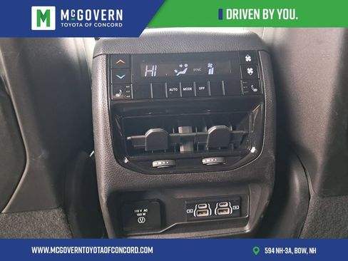 Used 2021 Jeep Grand Cherokee L Limited AWD/4WD image 36